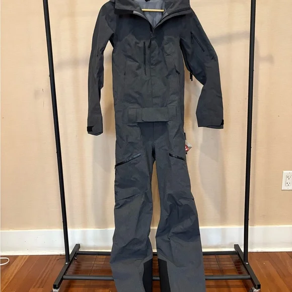 Arc’teryx Incendia Women’s One Piece Snowsuit - Picture 8 of 10